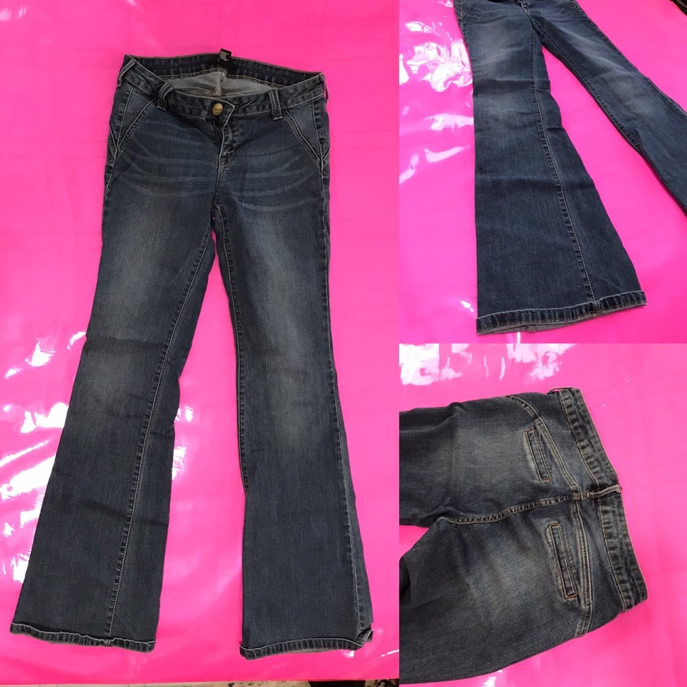 Flare leg jeans 👖